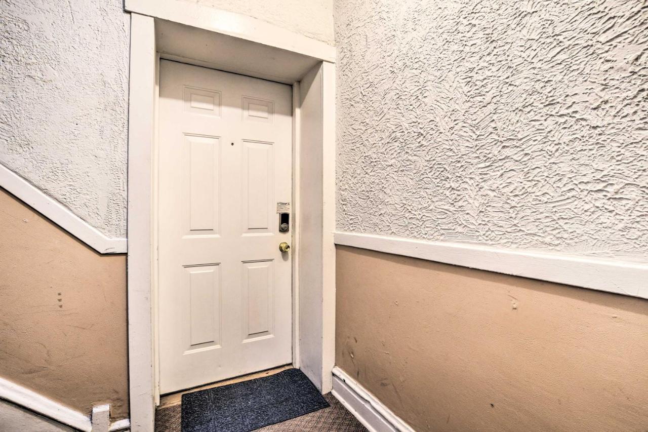 Modern About 9 Miles To Downtown! Apartment Chicago